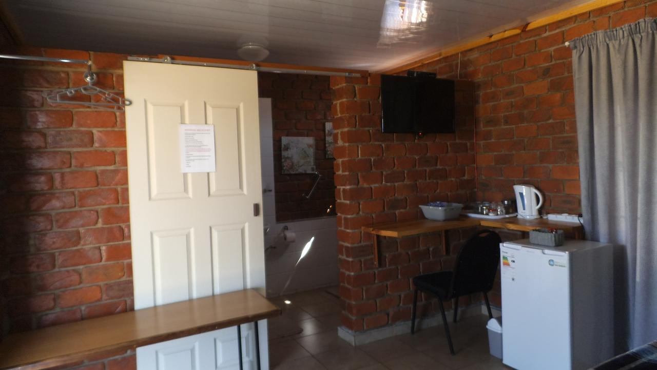 Pondoki Rest Camp Grootfontein Экстерьер фото