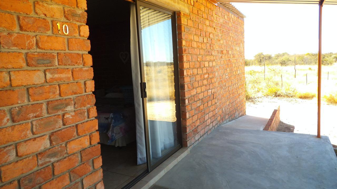 Pondoki Rest Camp Grootfontein Экстерьер фото